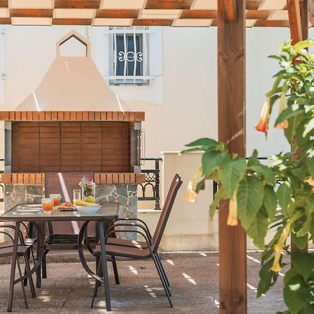 Villa Vicky Питагорио Екстериор снимка