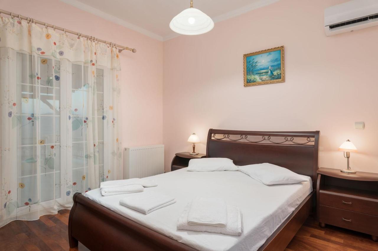 Villa Vicky Питагорио Екстериор снимка