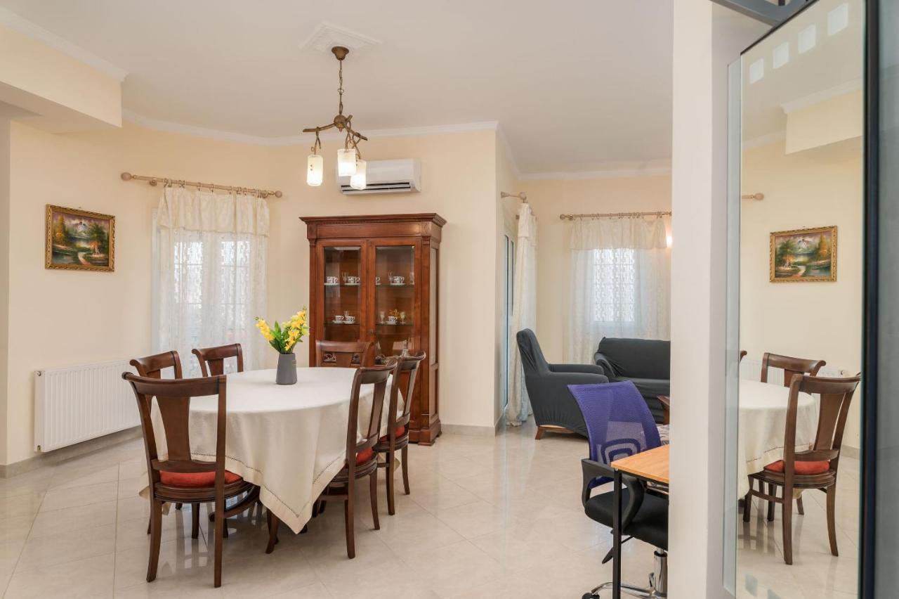 Villa Vicky Питагорио Екстериор снимка