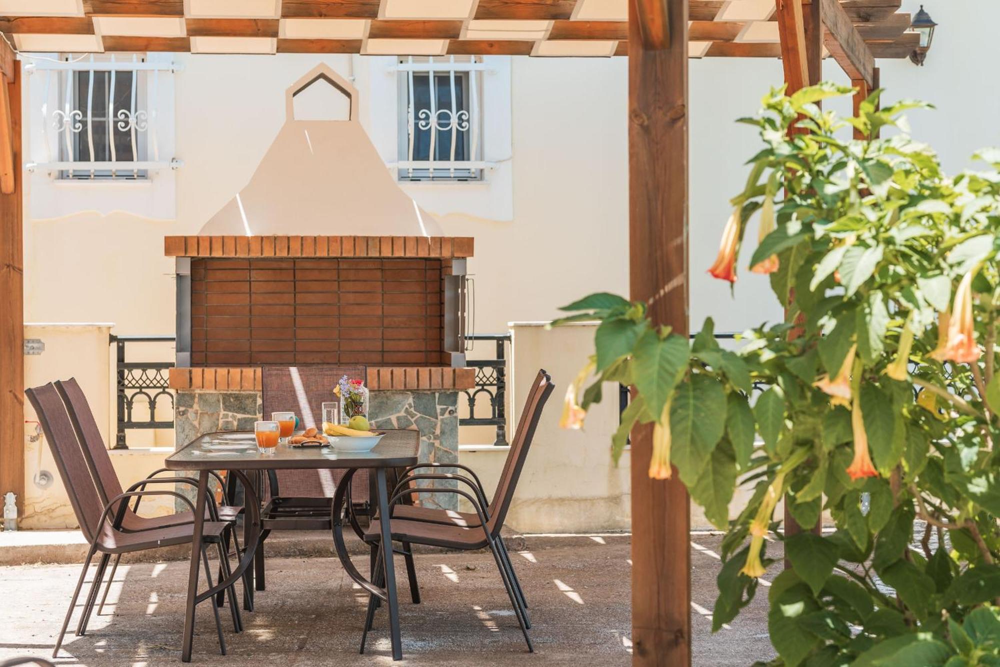Villa Vicky Питагорио Екстериор снимка
